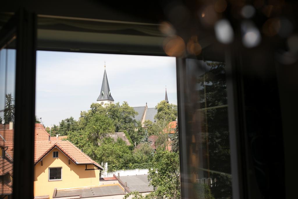 Hotel Golfi ปอดเยบราดิ ภายนอก รูปภาพ