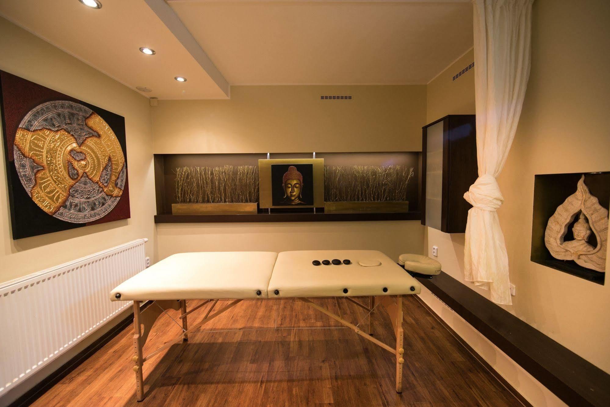 Hotel Golfi ปอดเยบราดิ ภายนอก รูปภาพ
