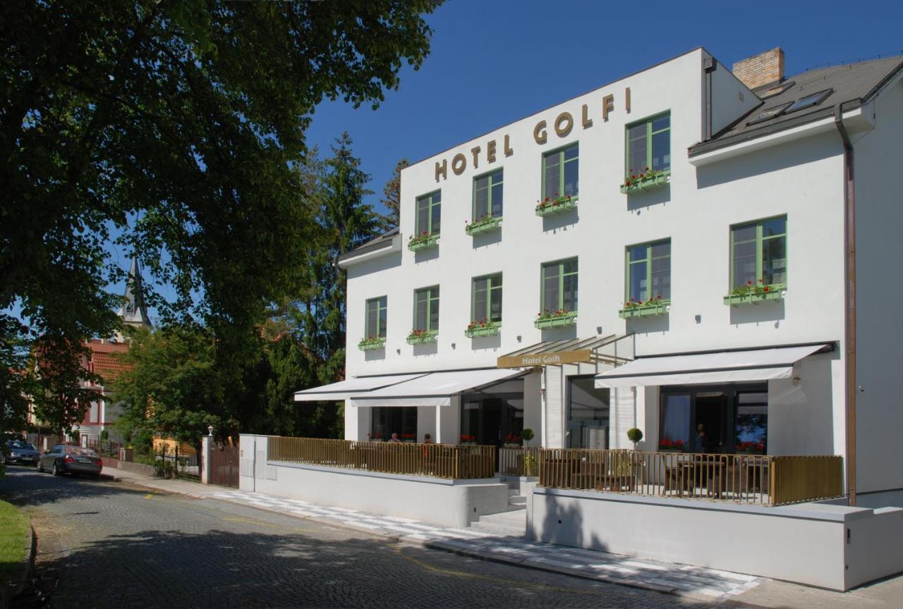 Hotel Golfi ปอดเยบราดิ ภายนอก รูปภาพ